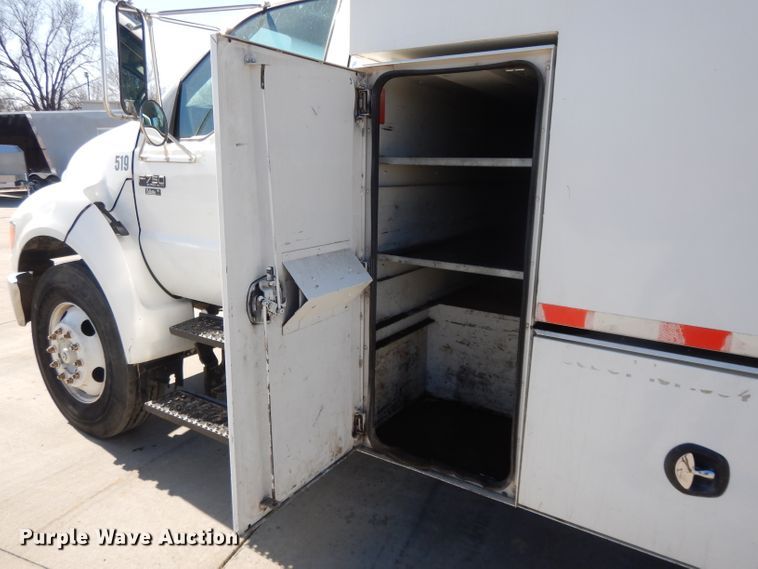 image for item DL2062 2007 Ford F750 Super Duty  dump truck