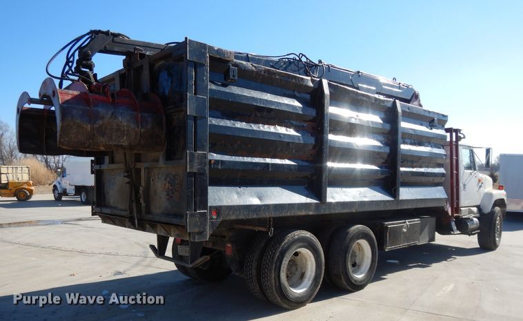 image for item DL2067 1999 International 2574  crane truck