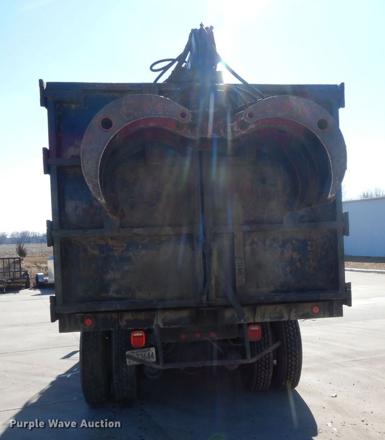 image for item DL2067 1999 International 2574  crane truck