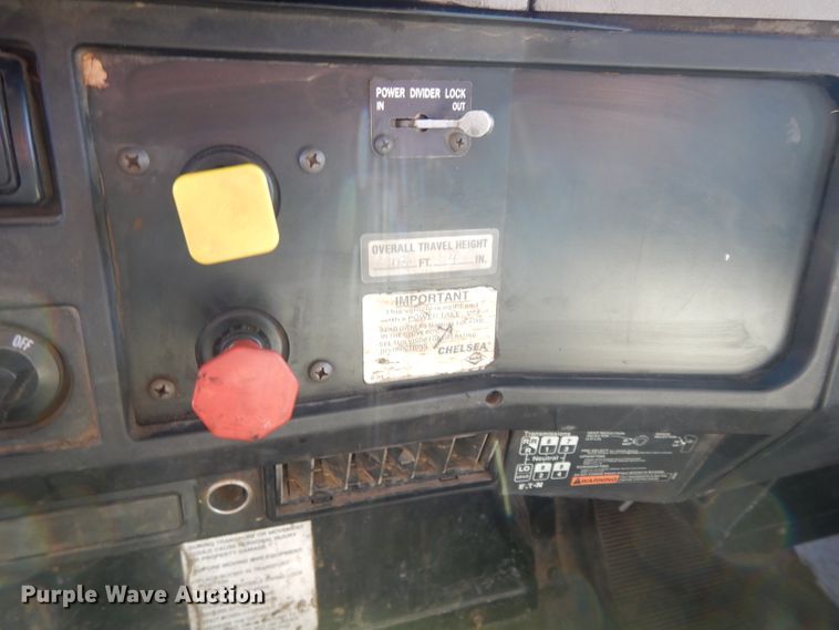 image for item DL2067 1999 International 2574  crane truck