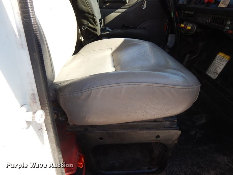 image for item DL2067 1999 International 2574  crane truck