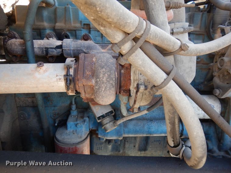 image for item DL2067 1999 International 2574  crane truck