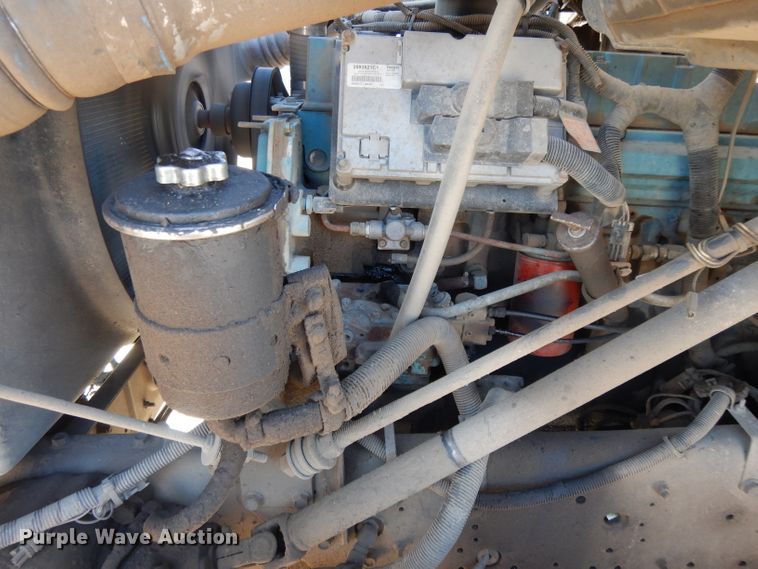 image for item DL2067 1999 International 2574  crane truck