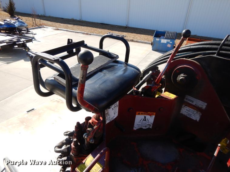 image for item DL2067 1999 International 2574  crane truck