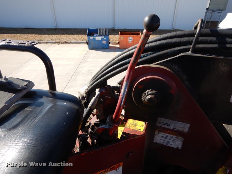 image for item DL2067 1999 International 2574  crane truck