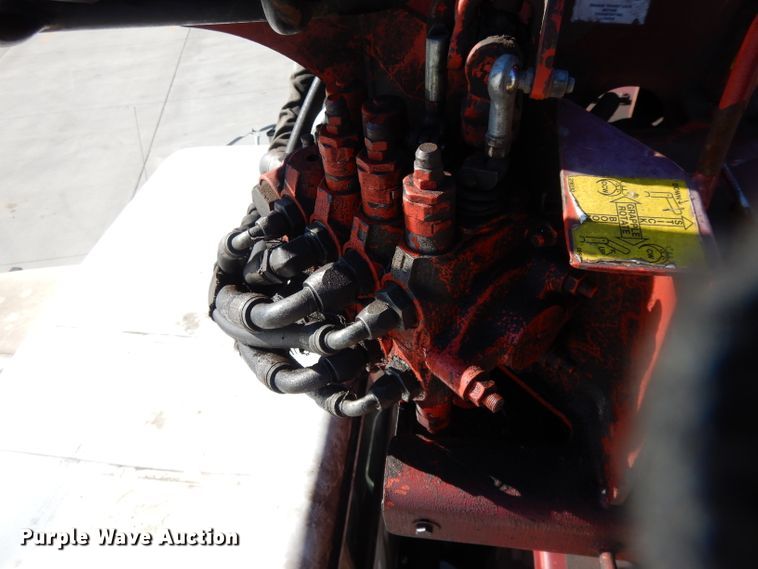 image for item DL2067 1999 International 2574  crane truck