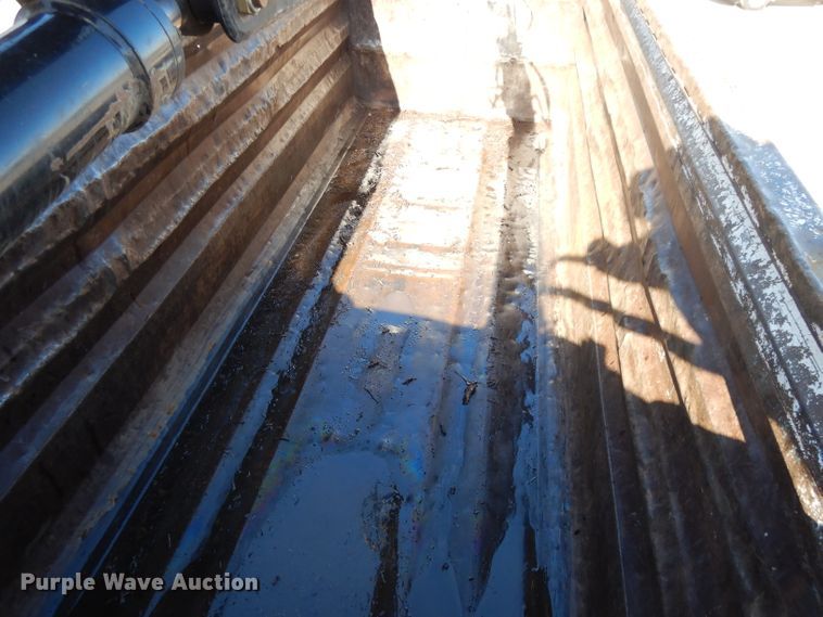 image for item DL2067 1999 International 2574  crane truck