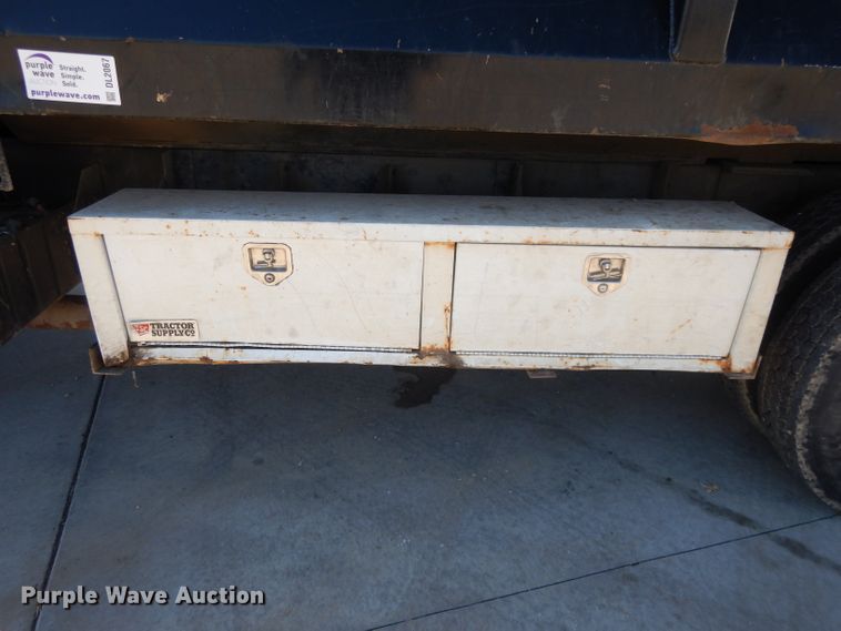 image for item DL2067 1999 International 2574  crane truck