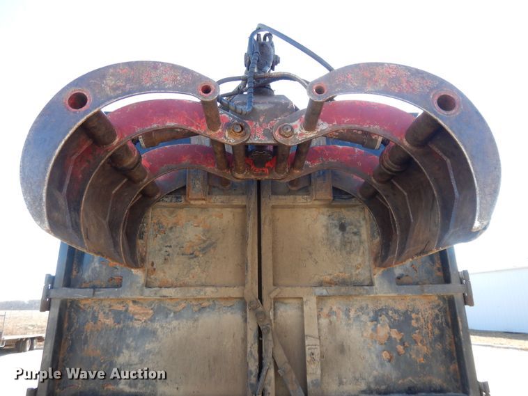 image for item DL2067 1999 International 2574  crane truck