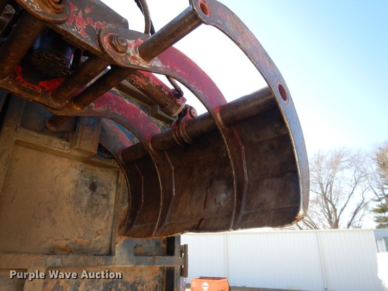 image for item DL2067 1999 International 2574  crane truck