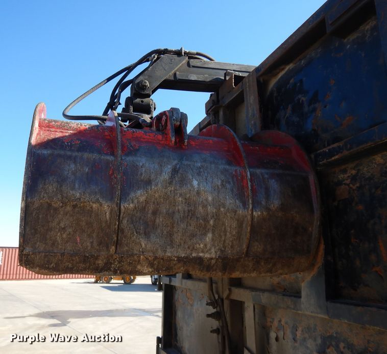 image for item DL2067 1999 International 2574  crane truck