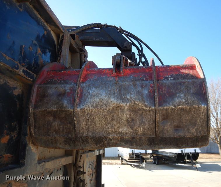 image for item DL2067 1999 International 2574  crane truck