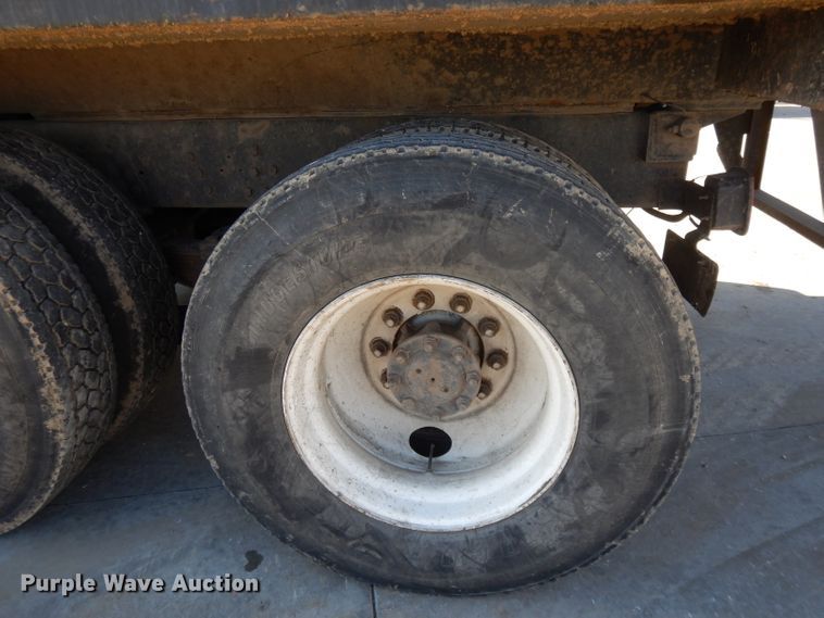 image for item DL2067 1999 International 2574  crane truck