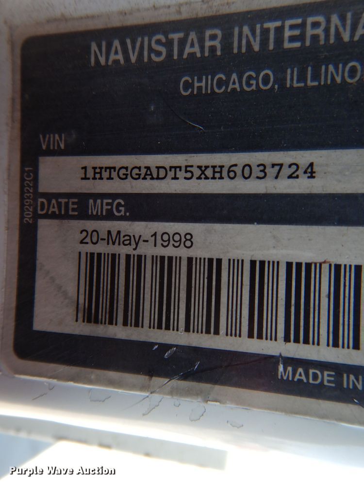 image for item DL2067 1999 International 2574  crane truck