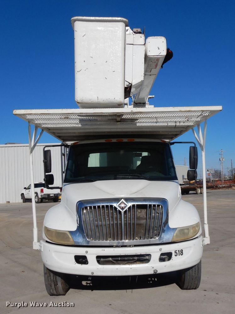 image for item DL2068 2003 International 4300  forestry bucket truck