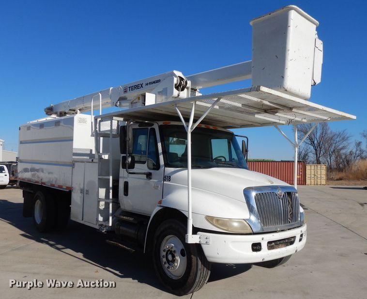 image for item DL2068 2003 International 4300  forestry bucket truck