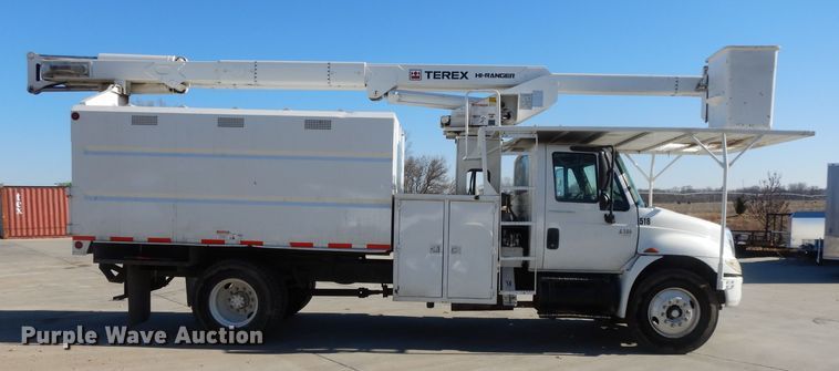 image for item DL2068 2003 International 4300  forestry bucket truck