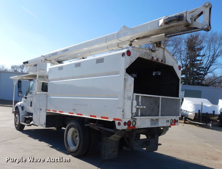 image for item DL2068 2003 International 4300  forestry bucket truck