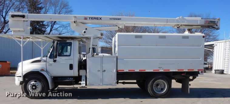 image for item DL2068 2003 International 4300  forestry bucket truck