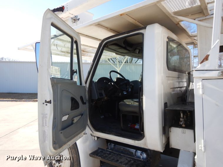 image for item DL2068 2003 International 4300  forestry bucket truck