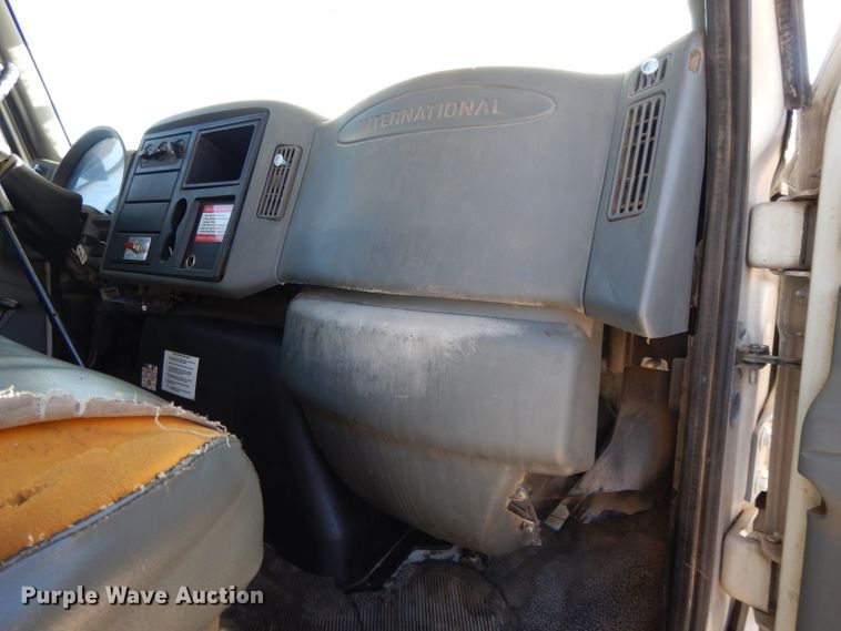 image for item DL2068 2003 International 4300  forestry bucket truck