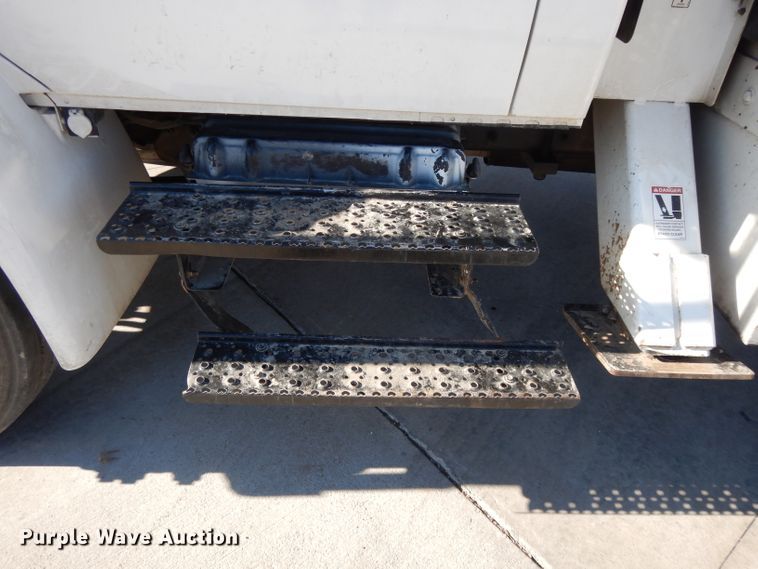 image for item DL2068 2003 International 4300  forestry bucket truck