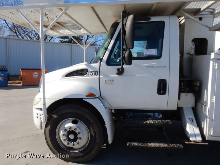 image for item DL2068 2003 International 4300  forestry bucket truck