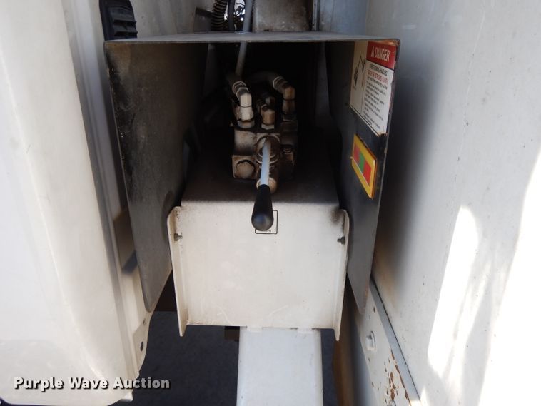 image for item DL2068 2003 International 4300  forestry bucket truck