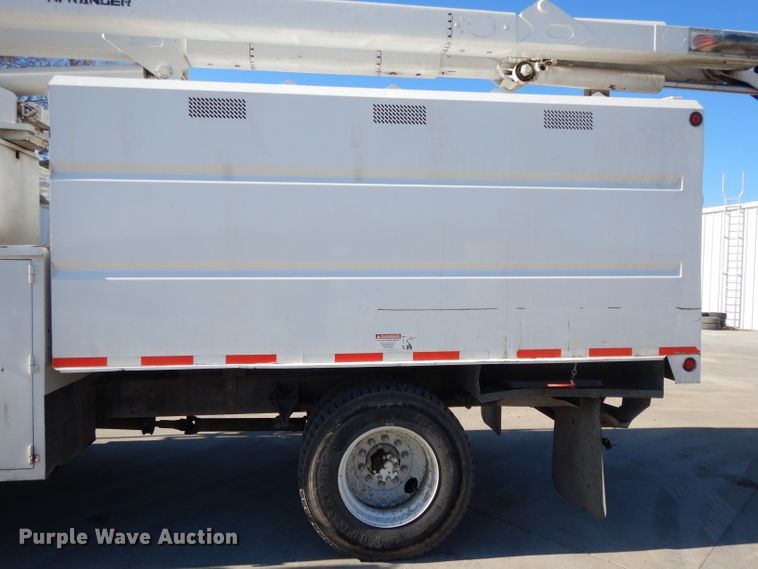 image for item DL2068 2003 International 4300  forestry bucket truck