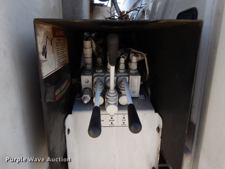 image for item DL2068 2003 International 4300  forestry bucket truck