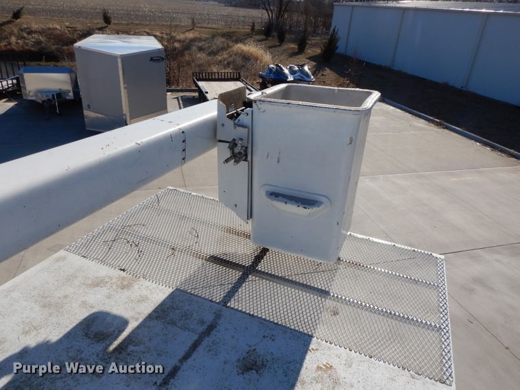 image for item DL2068 2003 International 4300  forestry bucket truck