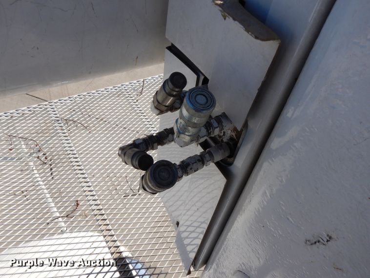 image for item DL2068 2003 International 4300  forestry bucket truck