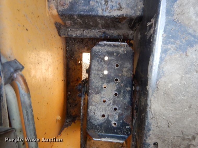 image for item DL2104 1998 New Holland LX885  skid steer loader