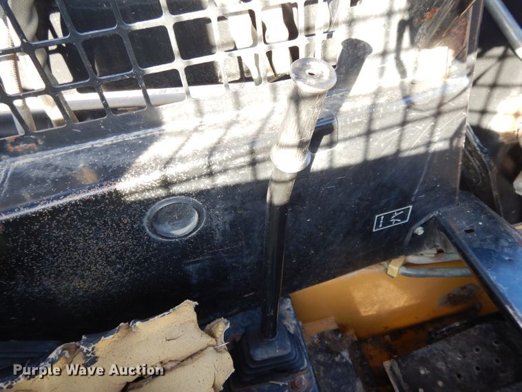 image for item DL2104 1998 New Holland LX885  skid steer loader