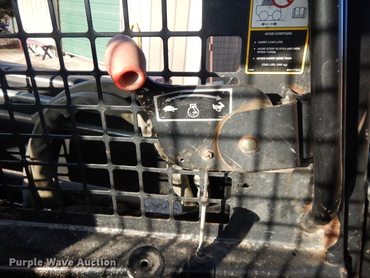 image for item DL2104 1998 New Holland LX885  skid steer loader