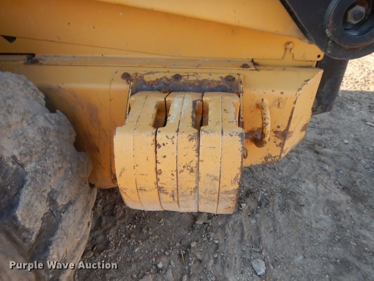 image for item DL2104 1998 New Holland LX885  skid steer loader