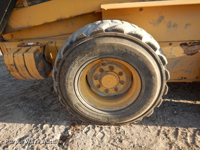 image for item DL2104 1998 New Holland LX885  skid steer loader