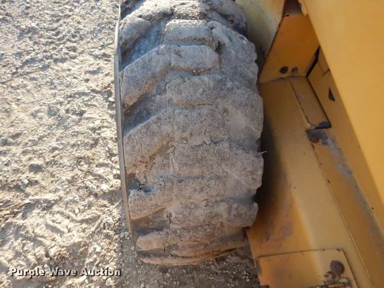 image for item DL2104 1998 New Holland LX885  skid steer loader