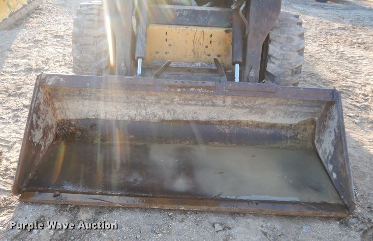 image for item DL2104 1998 New Holland LX885  skid steer loader