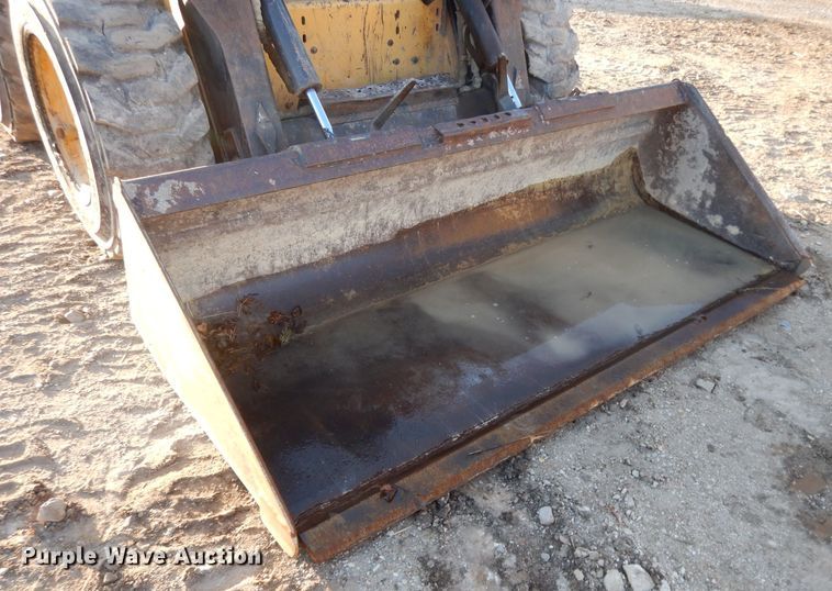 image for item DL2104 1998 New Holland LX885  skid steer loader