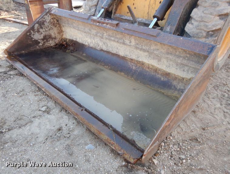 image for item DL2104 1998 New Holland LX885  skid steer loader