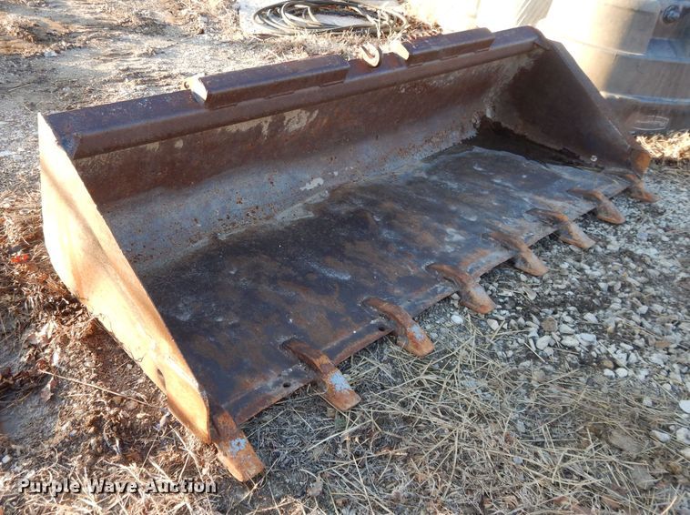 image for item DL2104 1998 New Holland LX885  skid steer loader