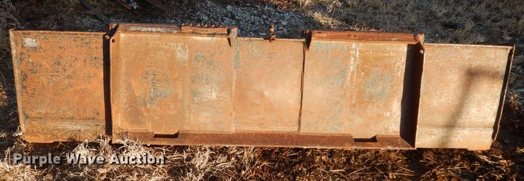 image for item DL2104 1998 New Holland LX885  skid steer loader