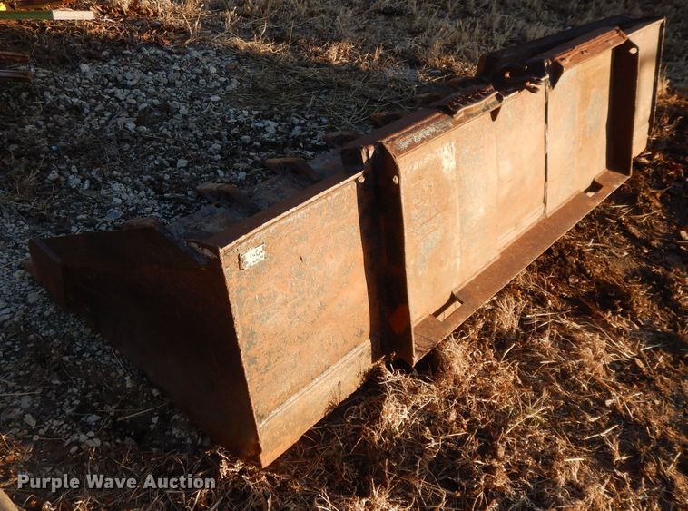 image for item DL2104 1998 New Holland LX885  skid steer loader