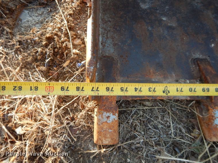 image for item DL2104 1998 New Holland LX885  skid steer loader