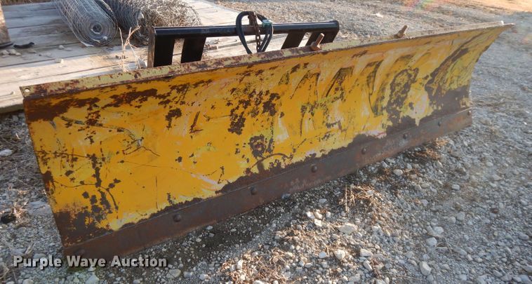 image for item DL2104 1998 New Holland LX885  skid steer loader