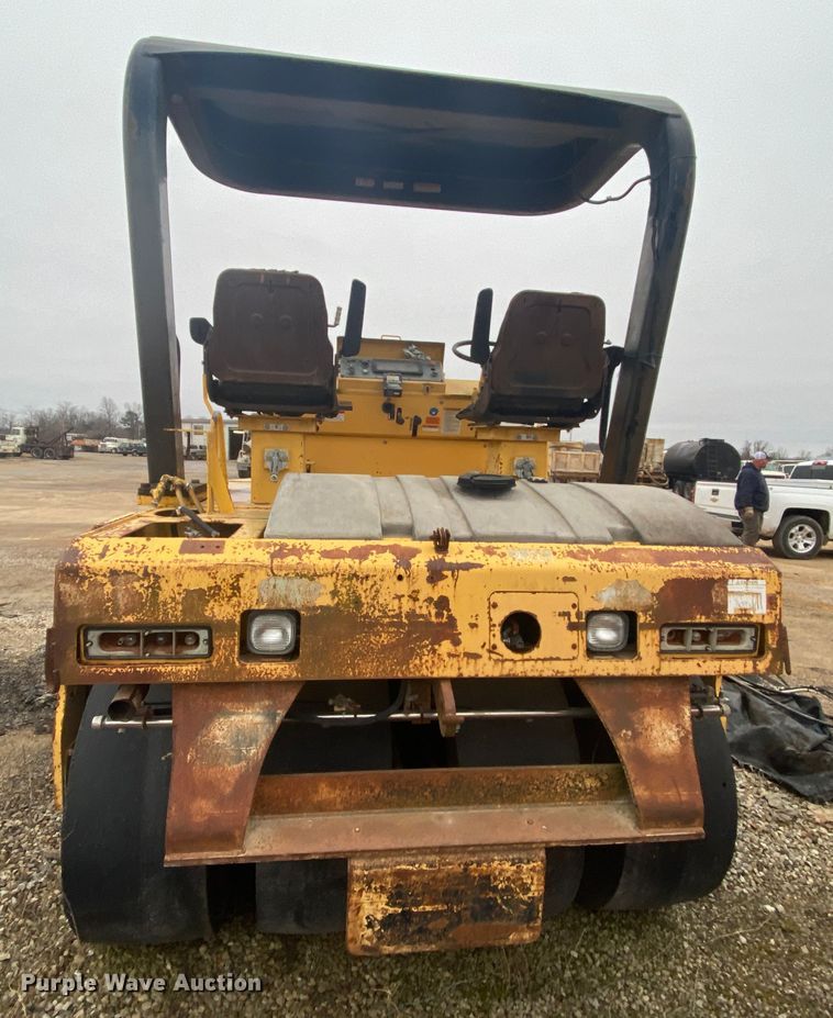 image for item DM2747 Sakai GW750  pneumatic roller