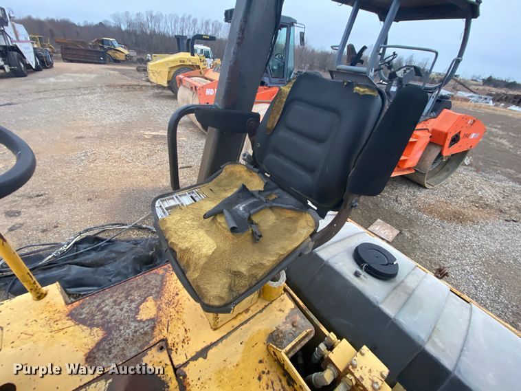 image for item DM2747 Sakai GW750  pneumatic roller