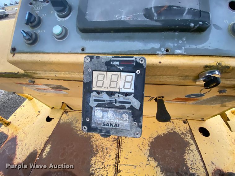 image for item DM2747 Sakai GW750  pneumatic roller