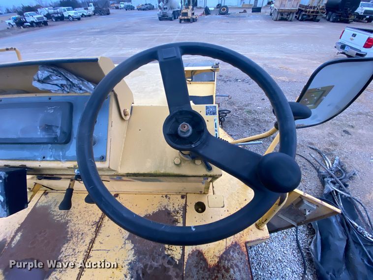 image for item DM2747 Sakai GW750  pneumatic roller